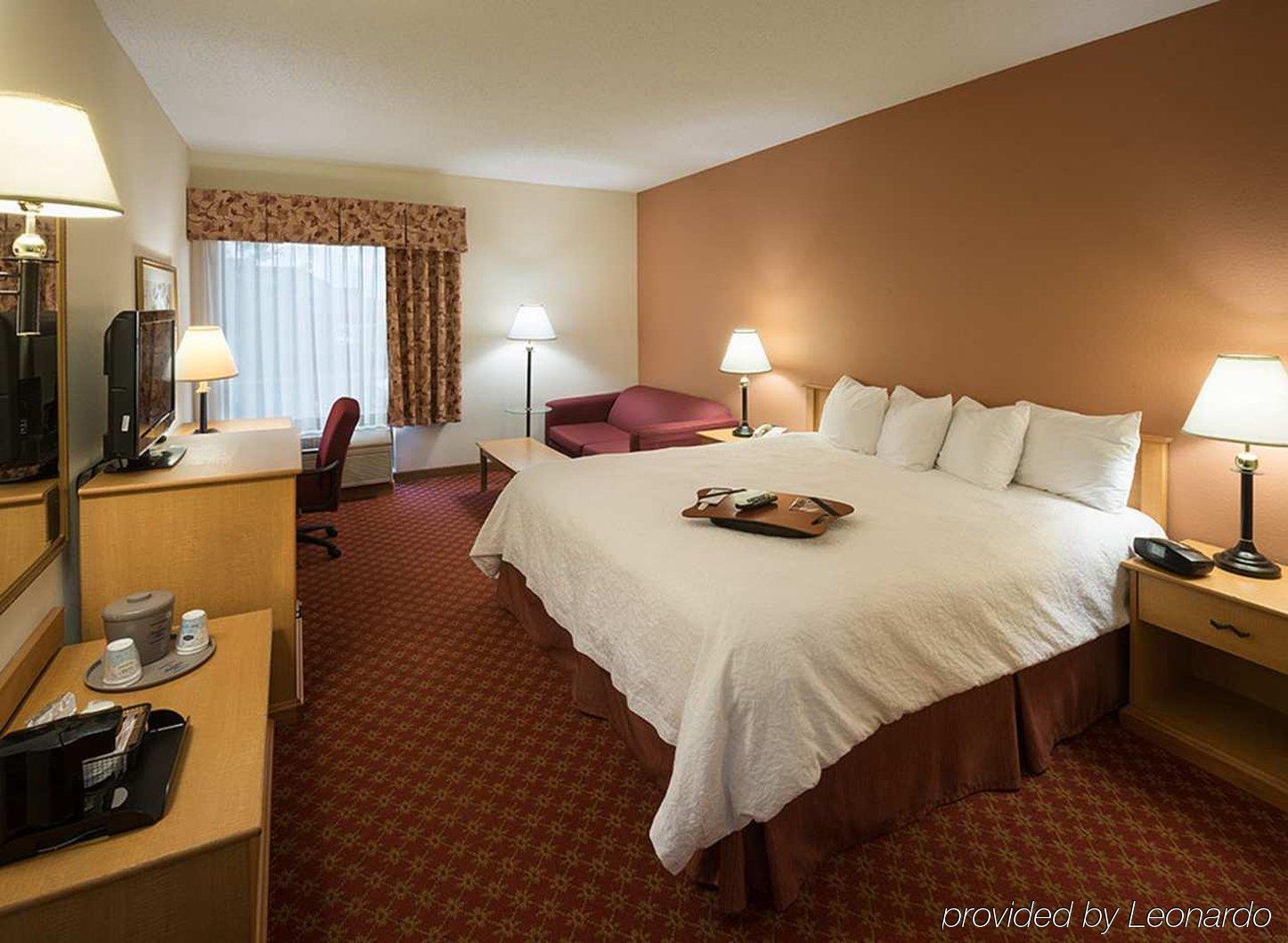 La Quinta Inn & Suites By Wyndham St Louis Route 66 Windsor Springs Экстерьер фото