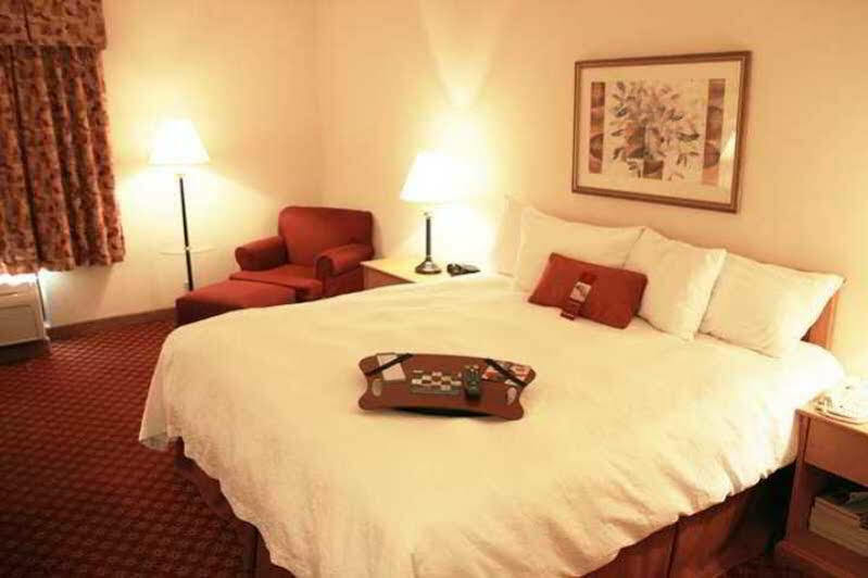 La Quinta Inn & Suites By Wyndham St Louis Route 66 Сент-Луис Экстерьер фото